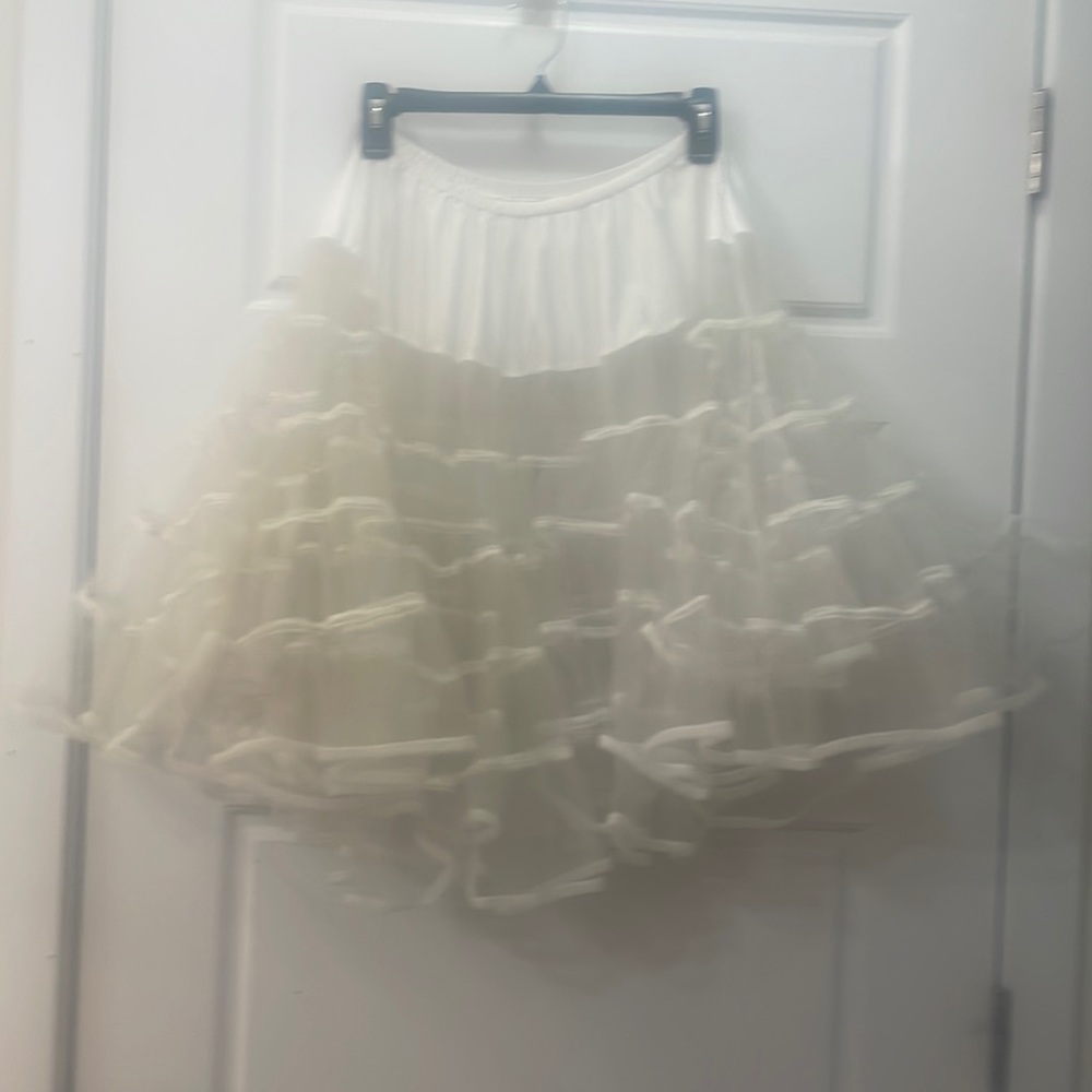 Petticoat, leg avenue, for under skirts to make them puffy